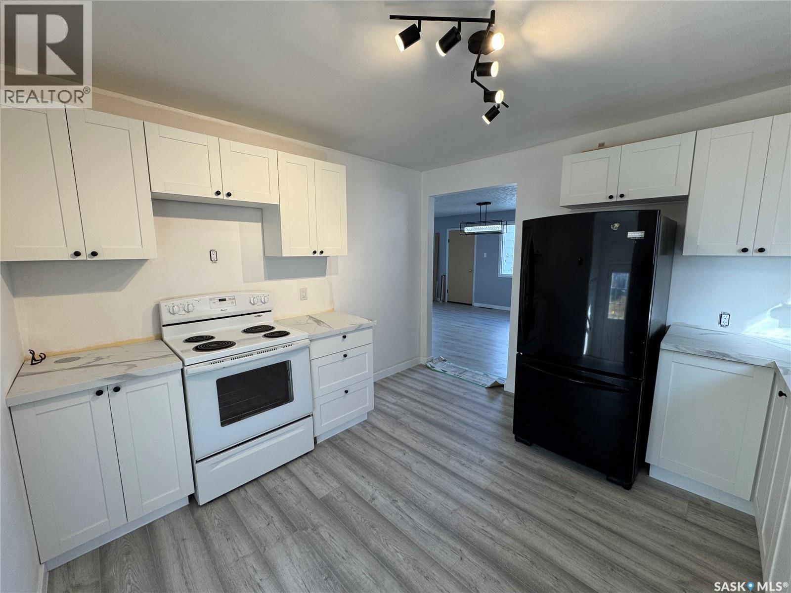 108 7th Avenue W Property Photo 4