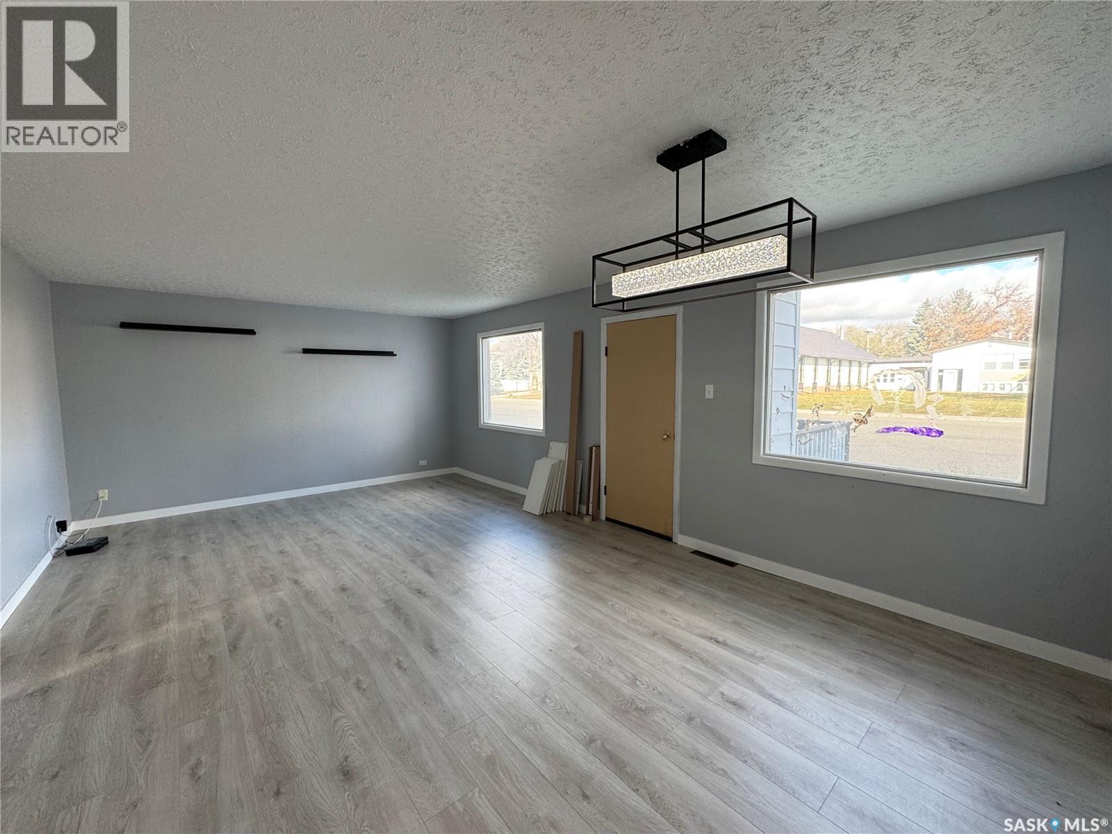 108 7th Avenue W Property Photo 7