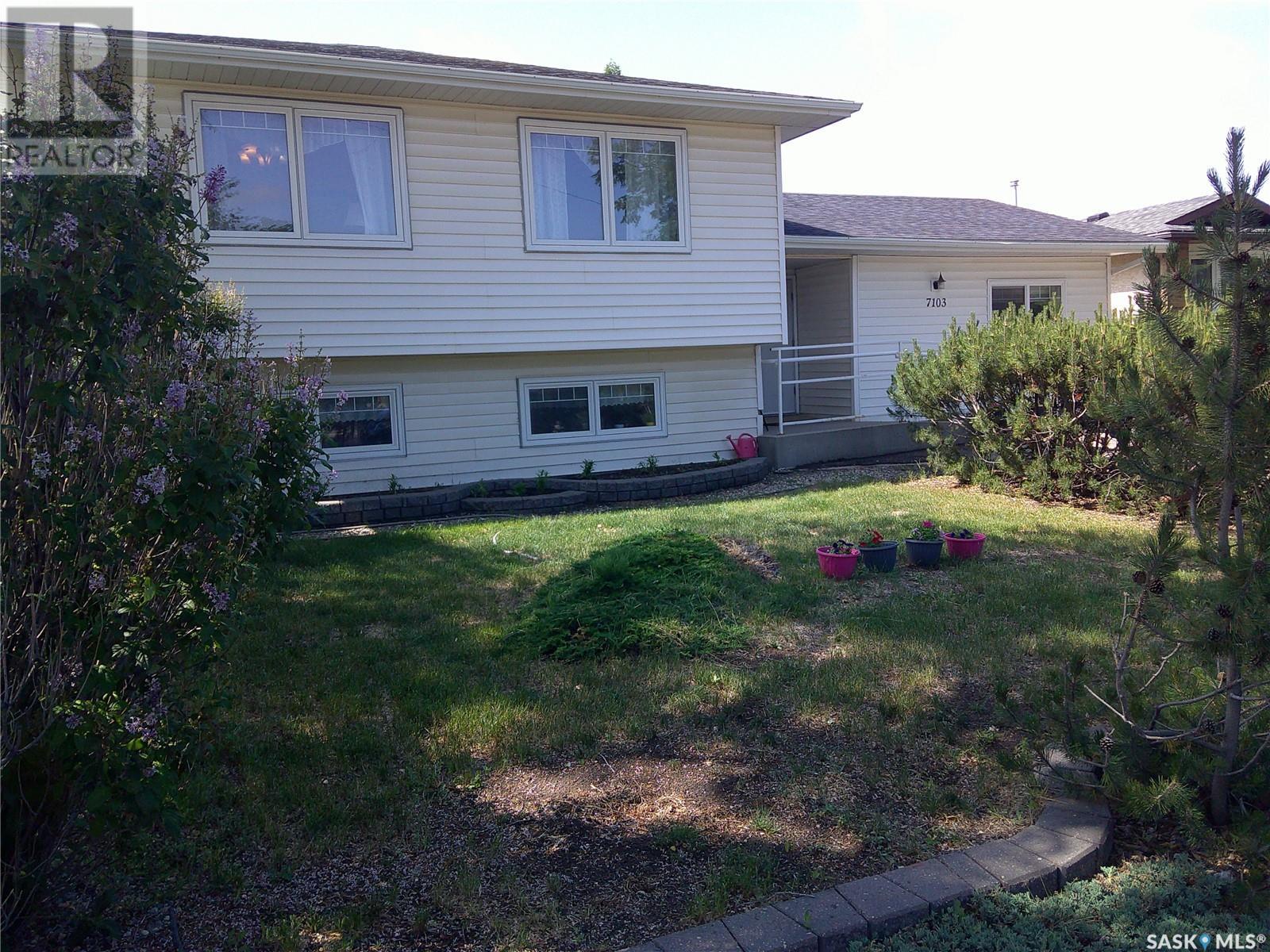 7103 Sherwood DRIVE Property Photo 1