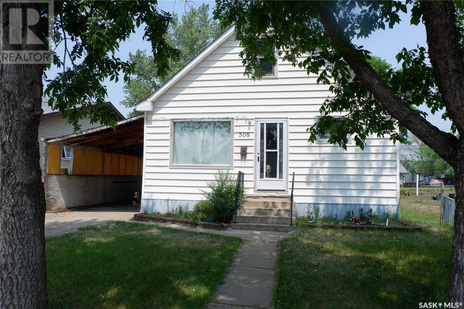 508 5th AVENUE W Property Photo 1