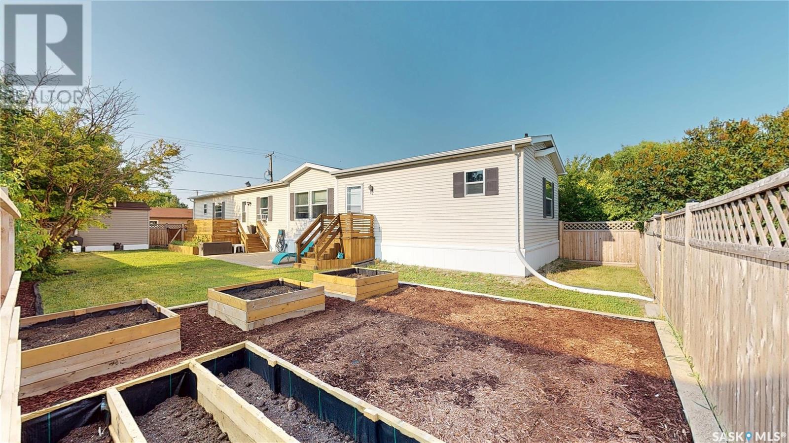 808 Railway Avenue Property Photo 1