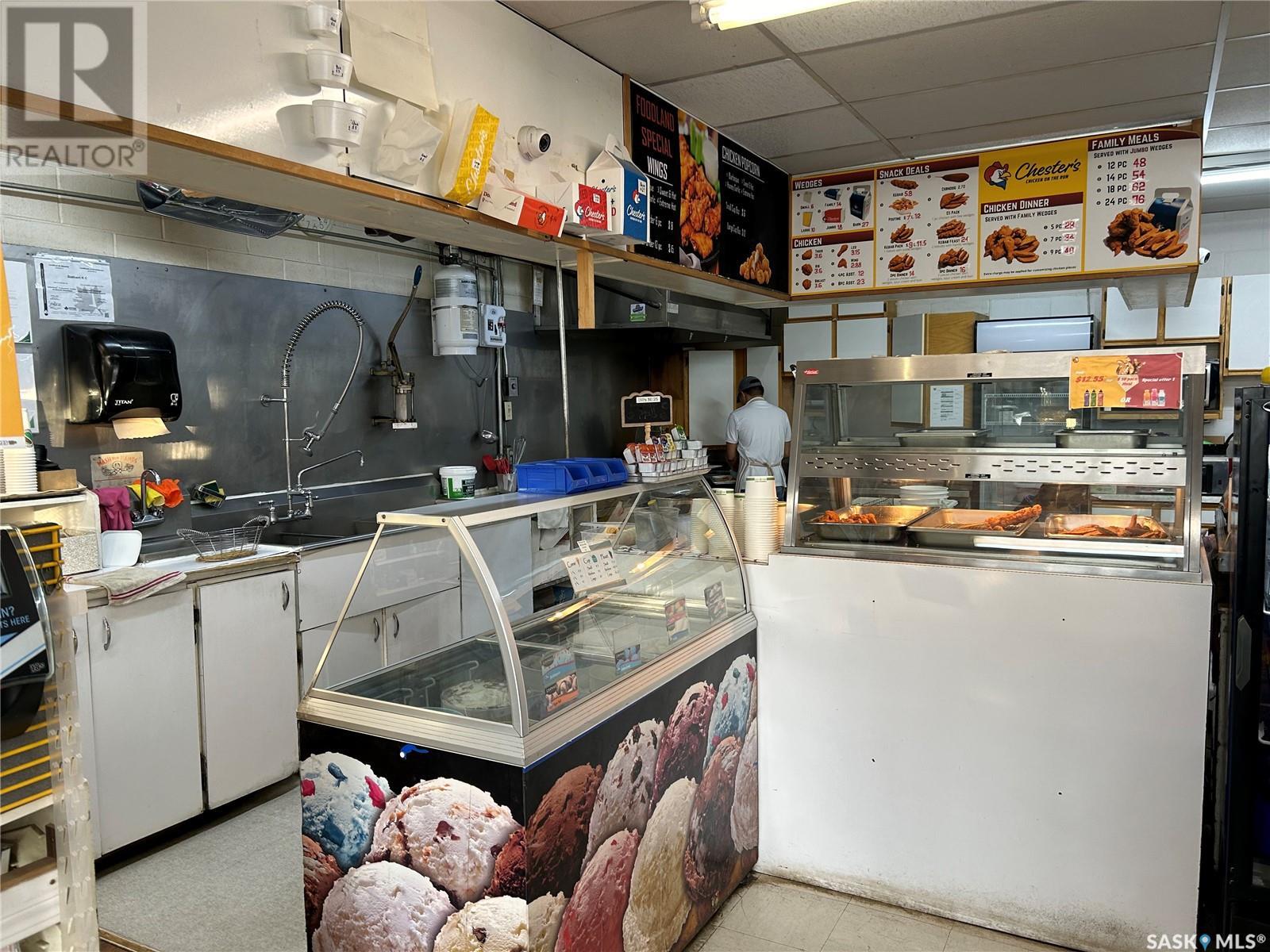 1702 Thompson Crescent Property Photo 5