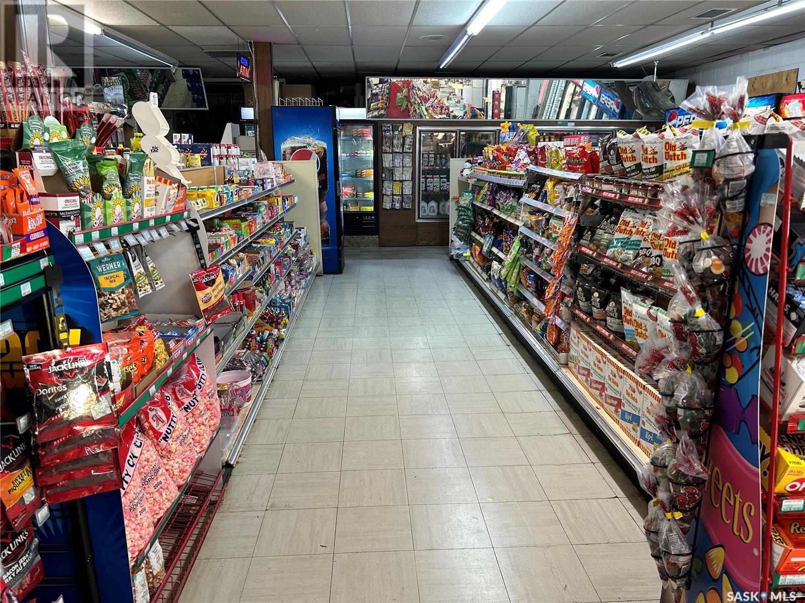 1702 Thompson Crescent Property Photo 6