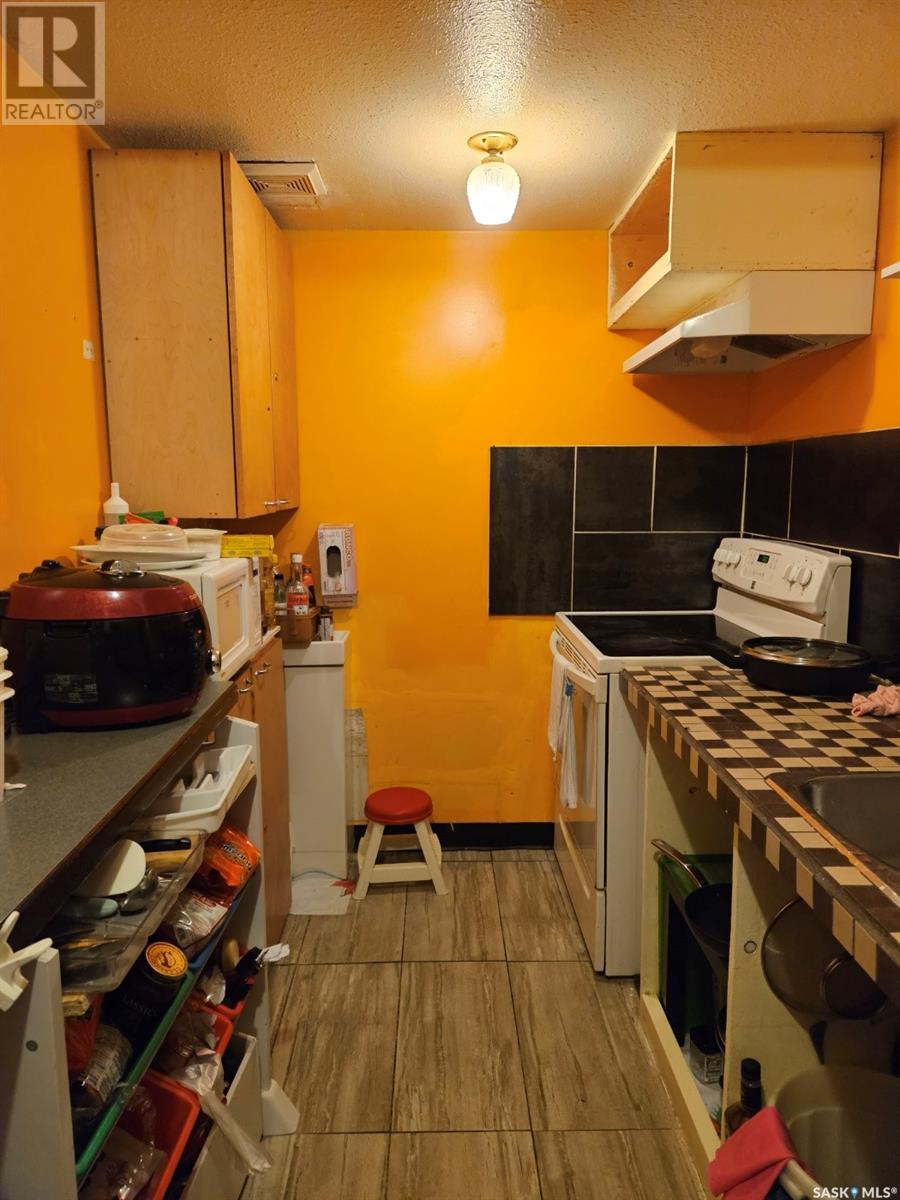 102 9th Street W Property Photo 7