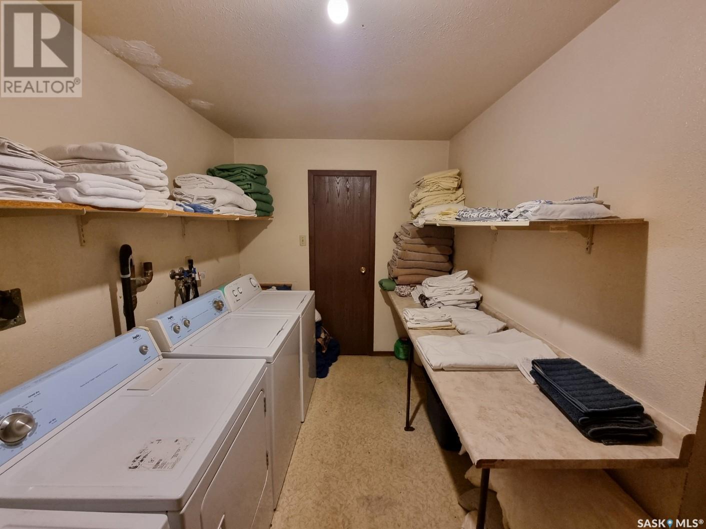 102 9th Street W Property Photo 13
