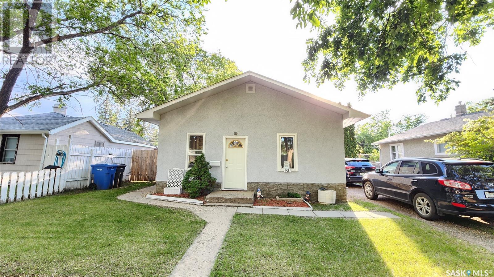921 109th Street Property Photo 1