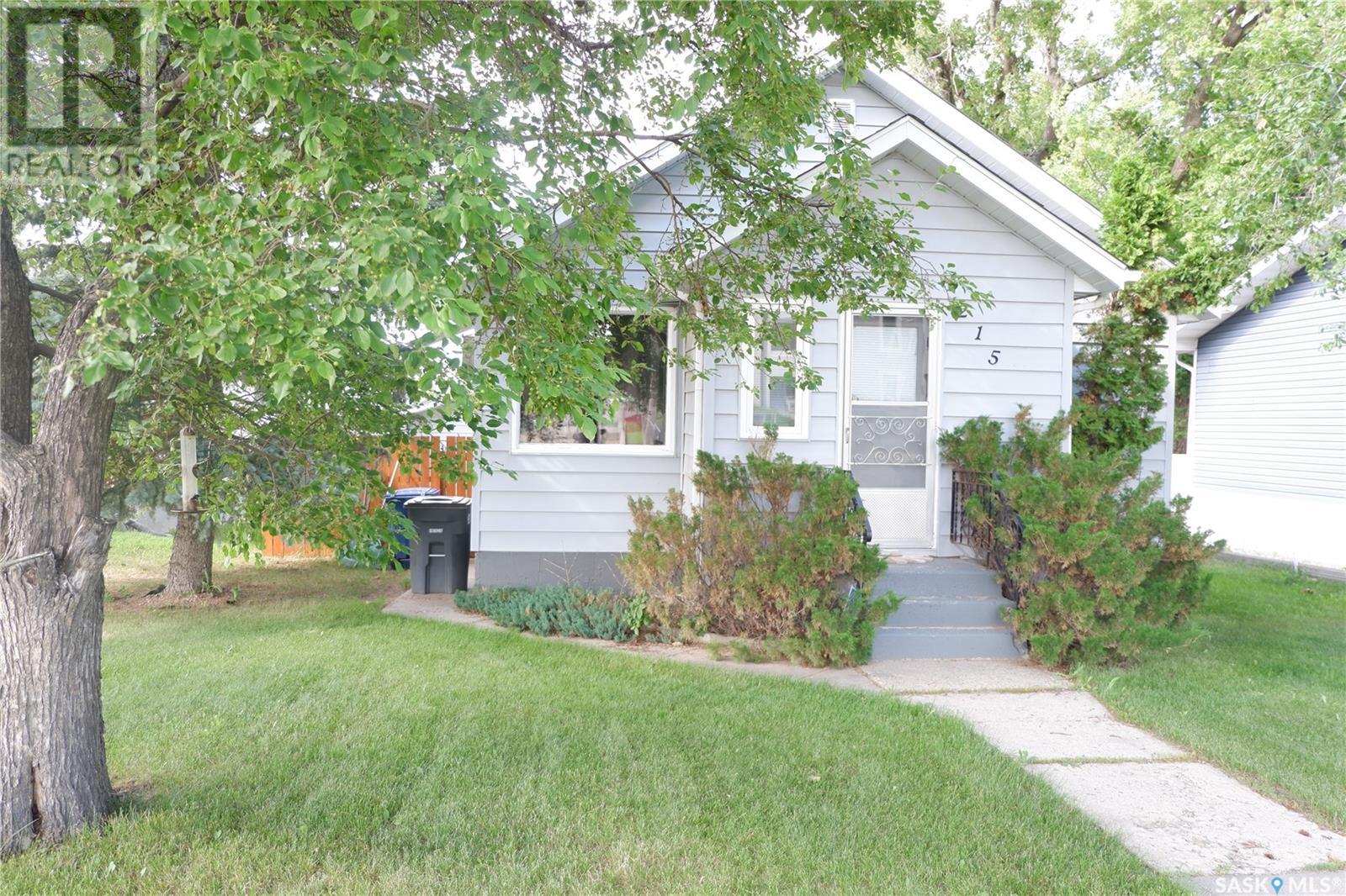 215 4th Avenue E Property Photo 1