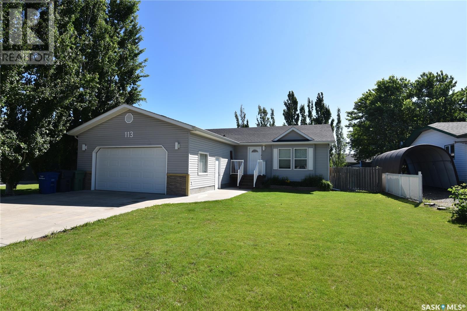 113 6th STREET E Property Photo 1