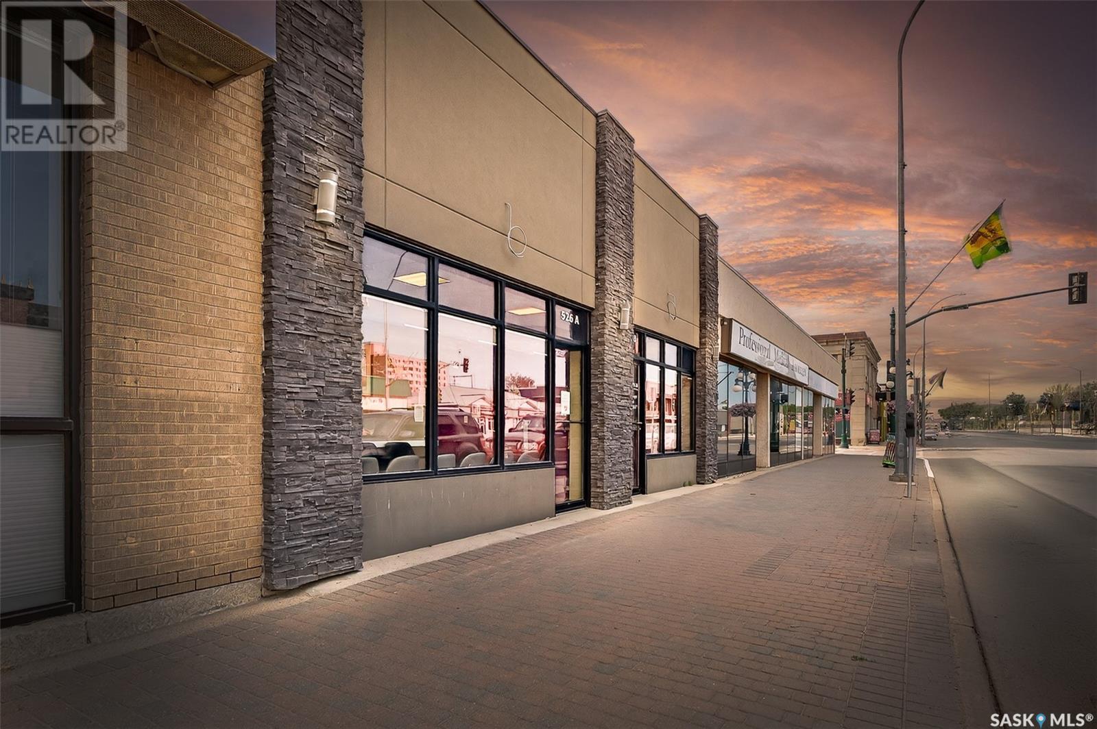 526 Main Street N Property Photo