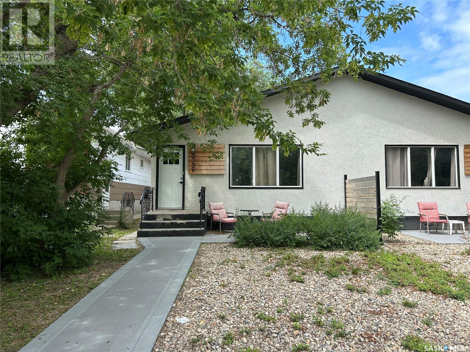 442 Connaught STREET Property Photo 1