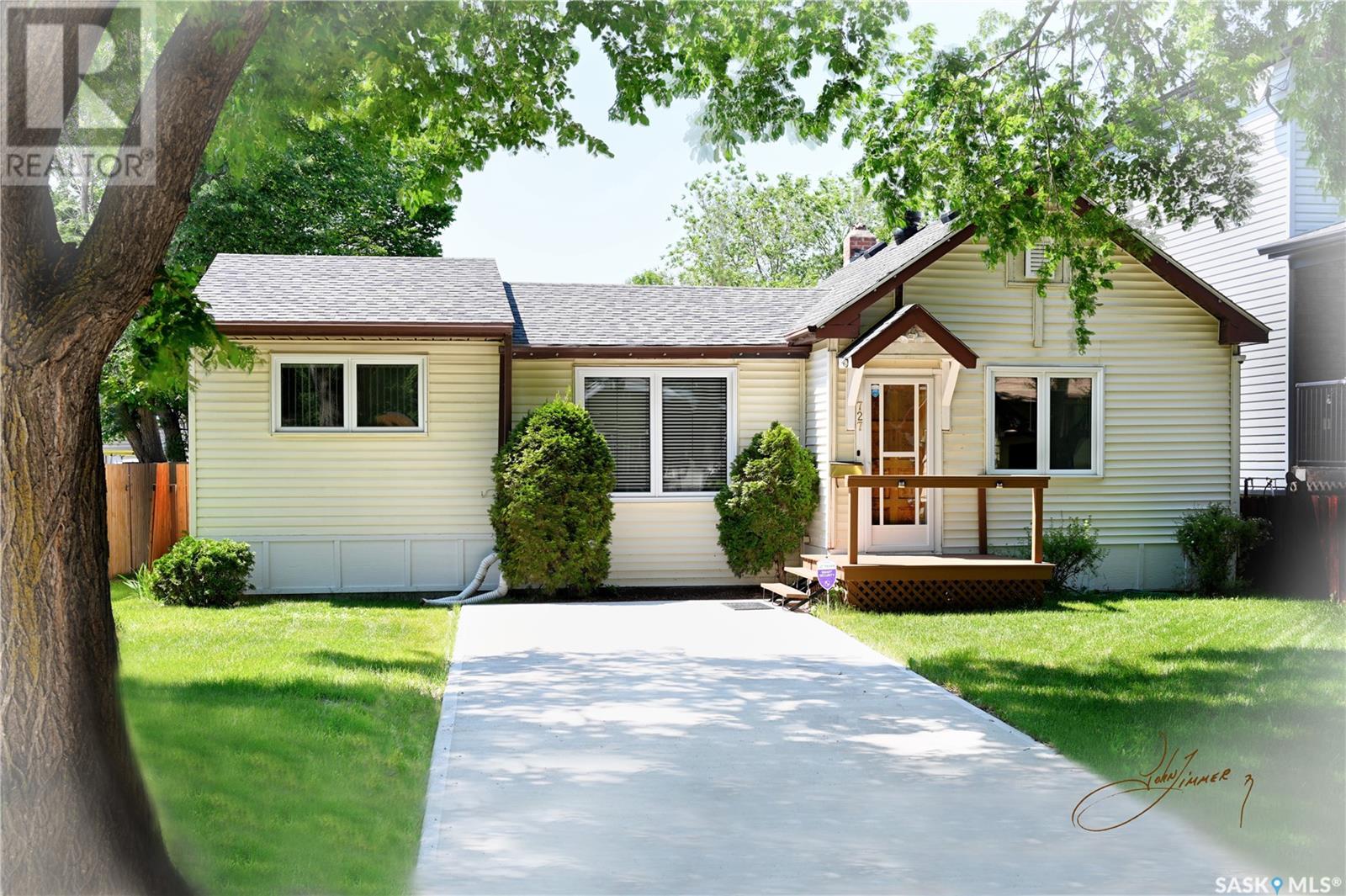 727 M Avenue S Property Photo 1