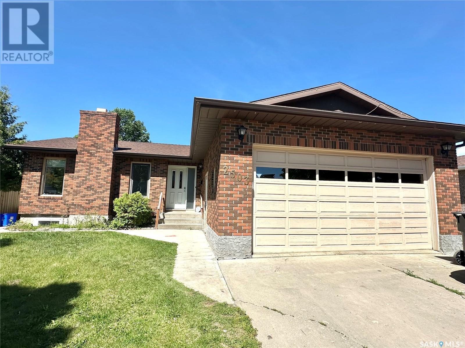 2503 Cardinal Crescent Property Photo 1