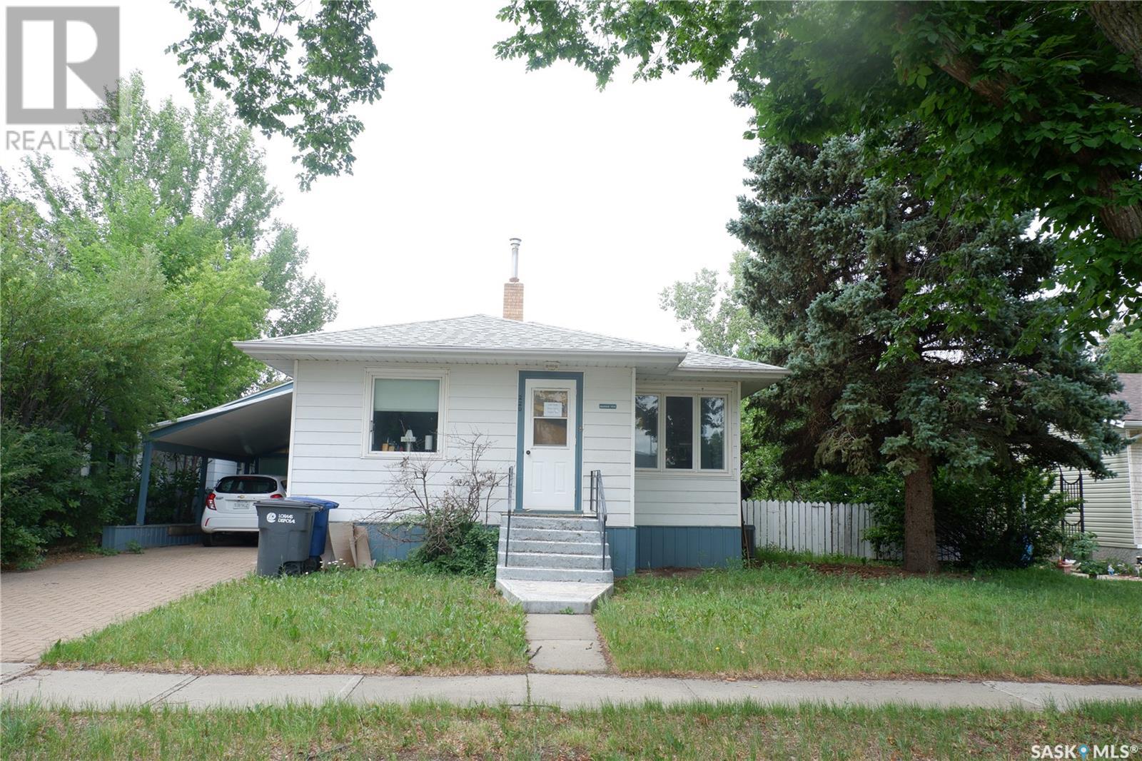 220 6th Avenue E Property Photo 1