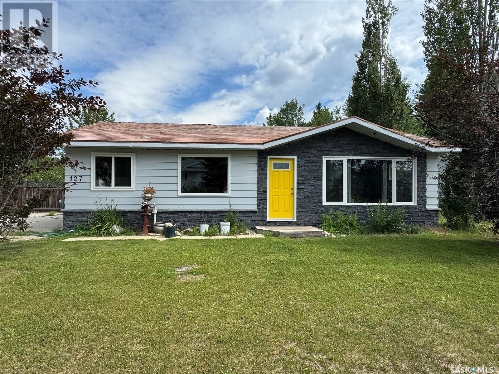 127 Venessa DRIVE Property Photo 1