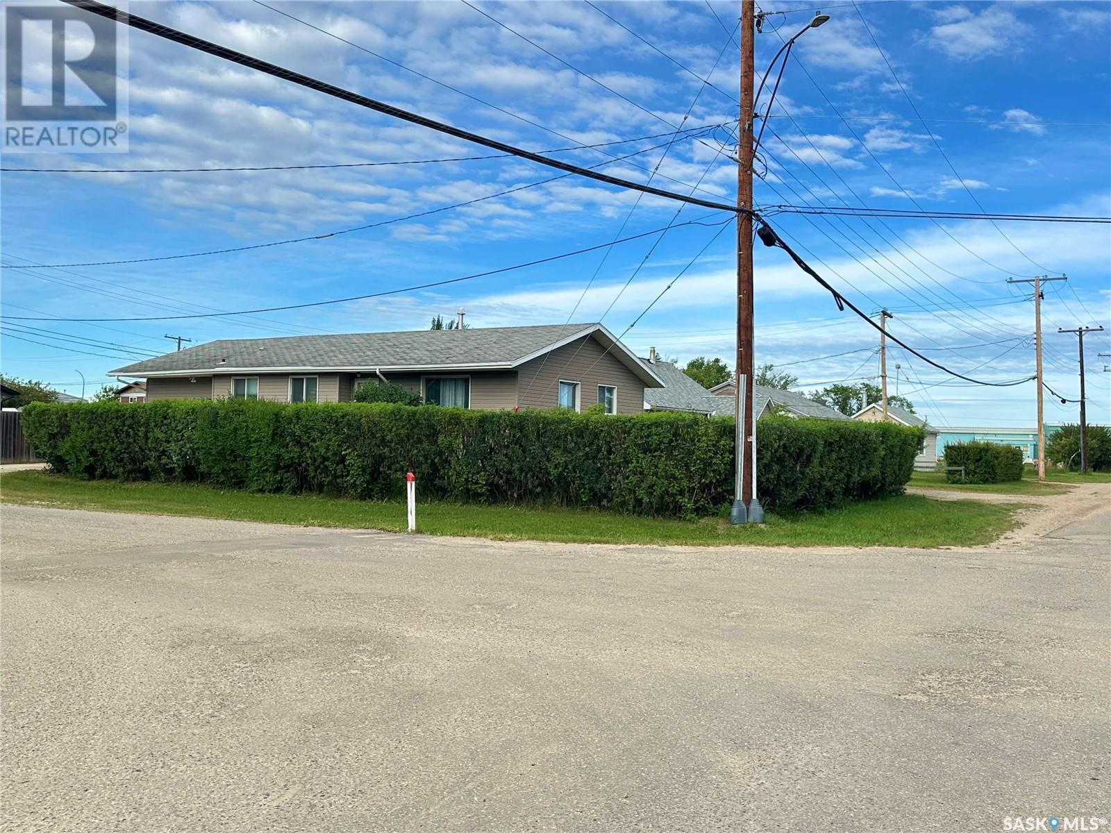 401 1st Avenue E Property Photo 1