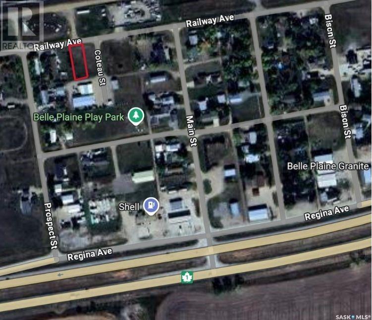 412 Railway Avenue Property Photo 2