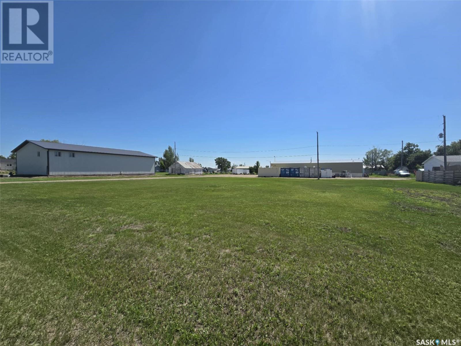 412 Railway Avenue Property Photo 4