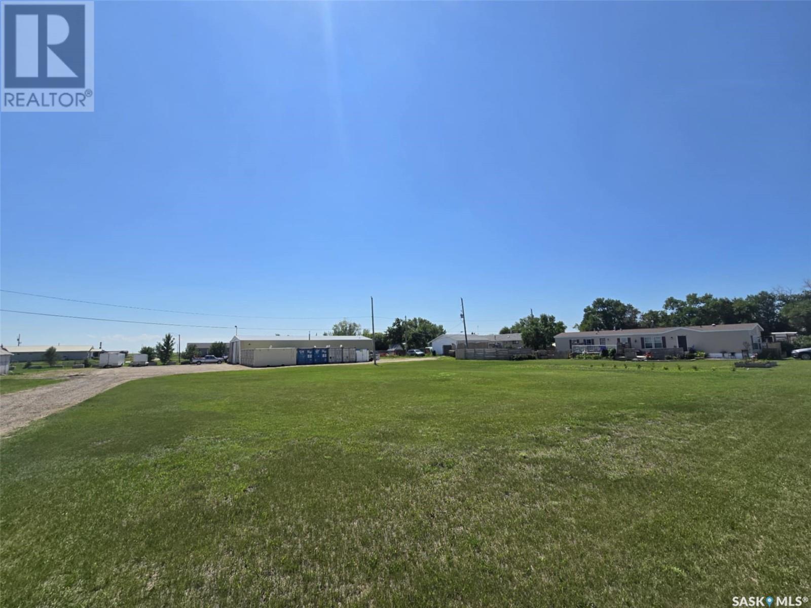 412 Railway Avenue Property Photo 5