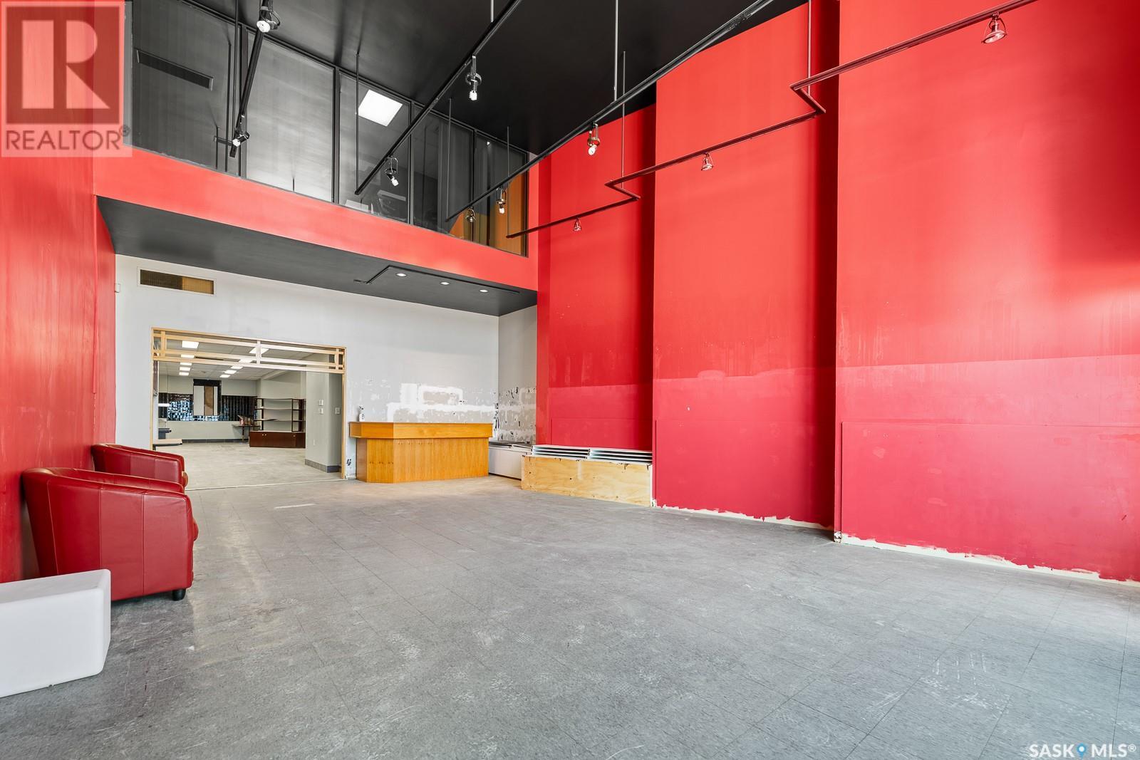 1835 Albert Street Property Photo 2