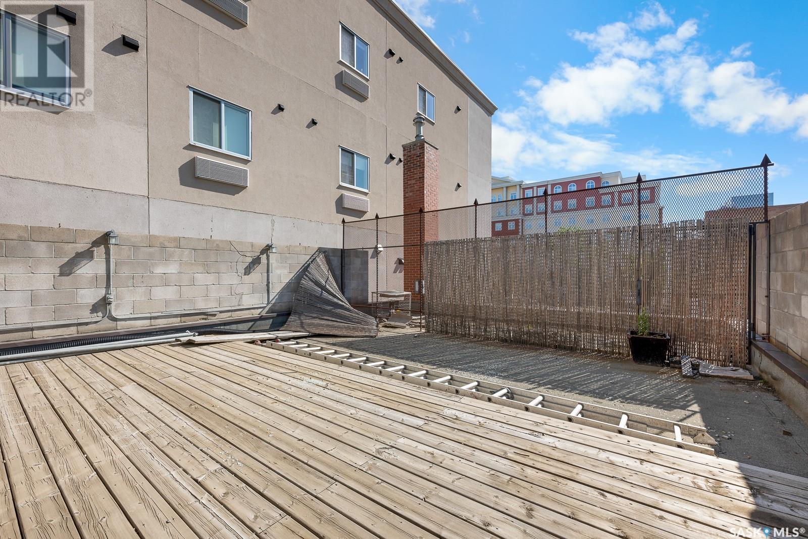 1835 Albert Street Property Photo 12