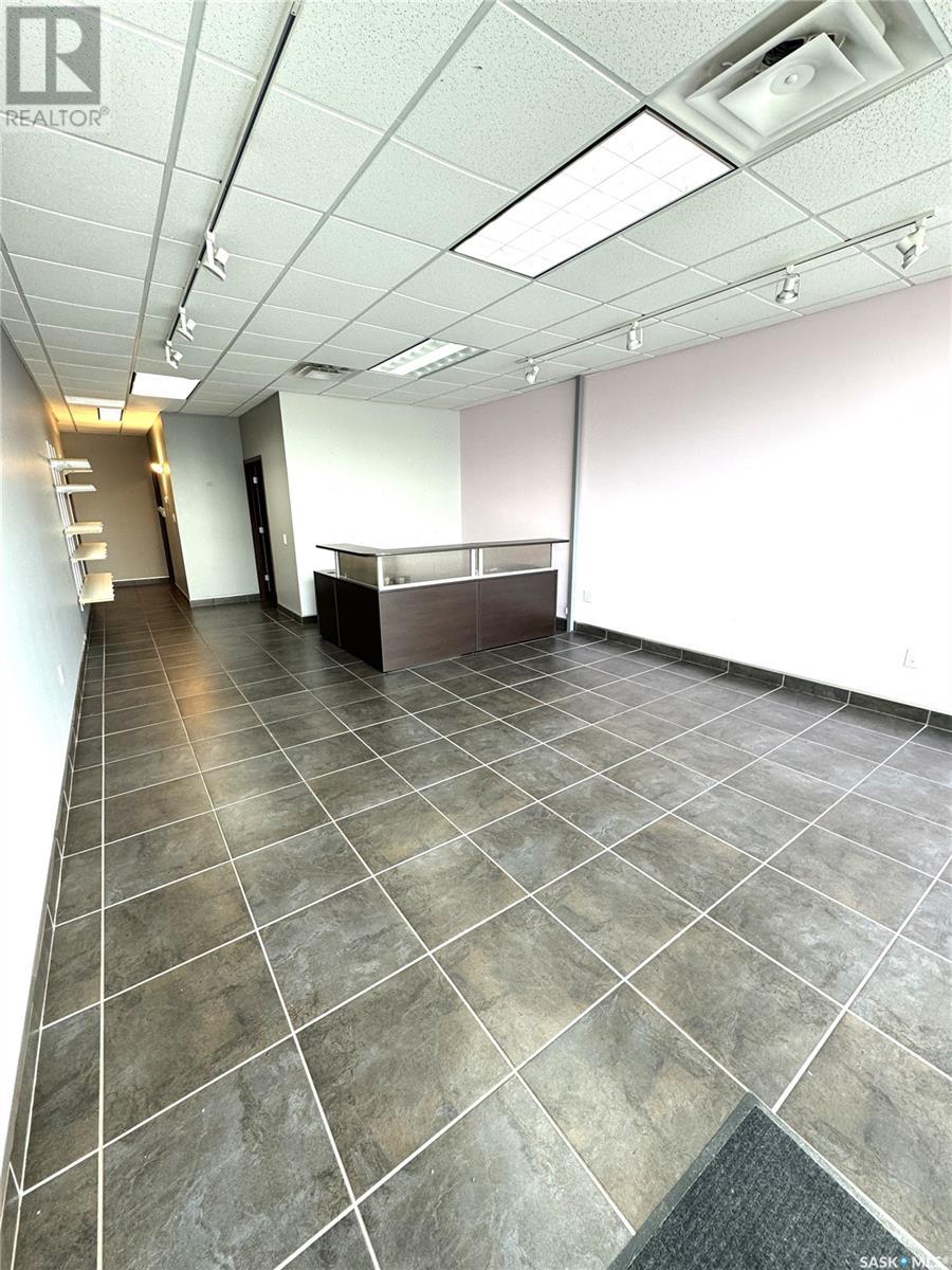 3 419 Kensington Avenue Property Photo 2