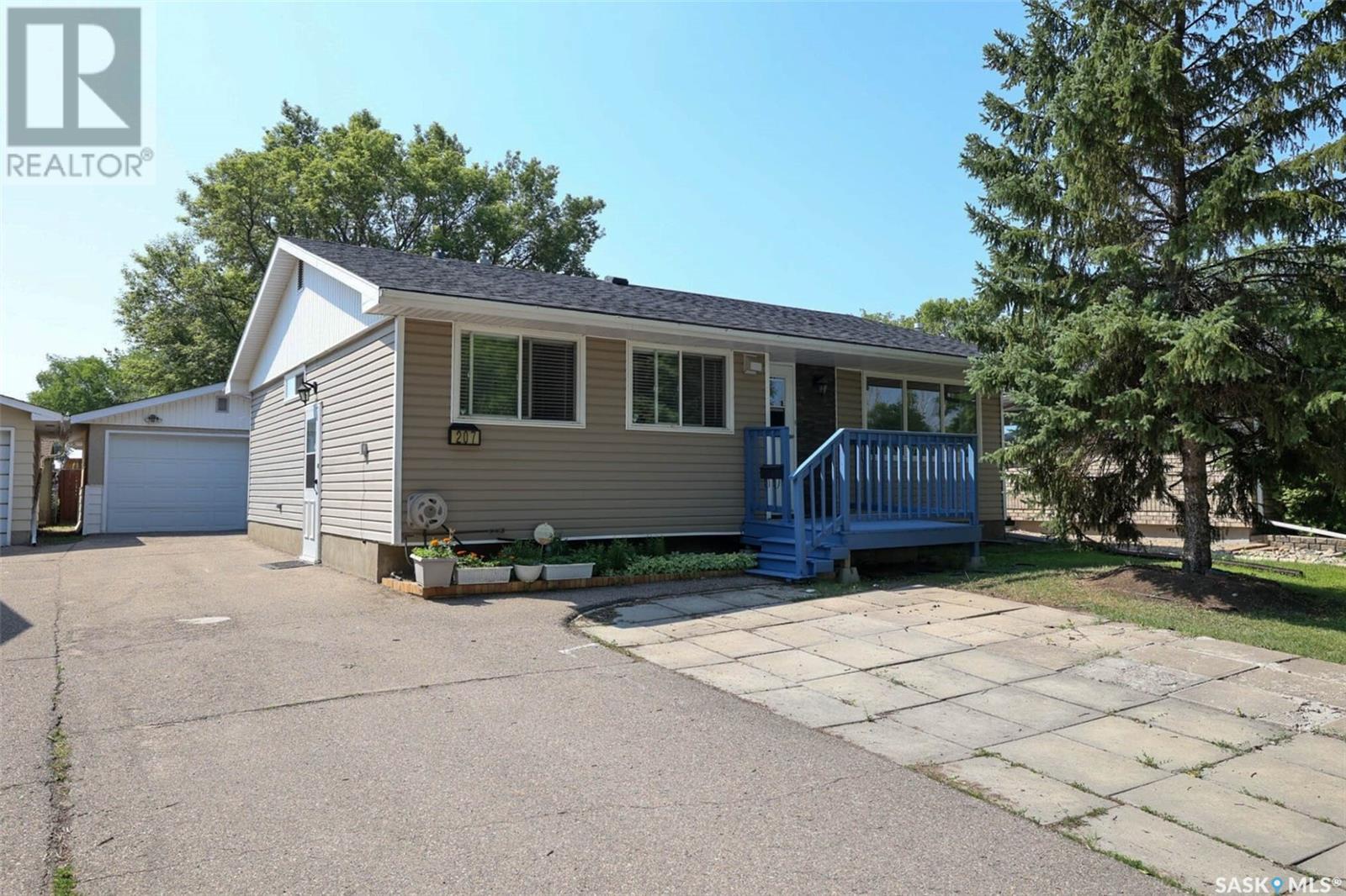 207 Cambridge Avenue Property Photo 1