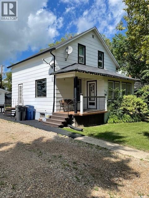 308 1st STREET W
