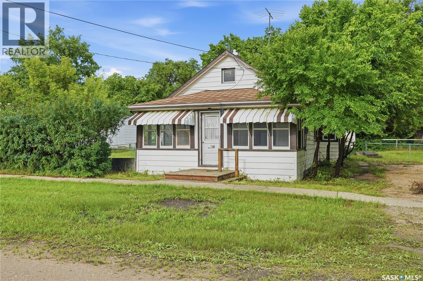 311 3rd Street Property Photo 2