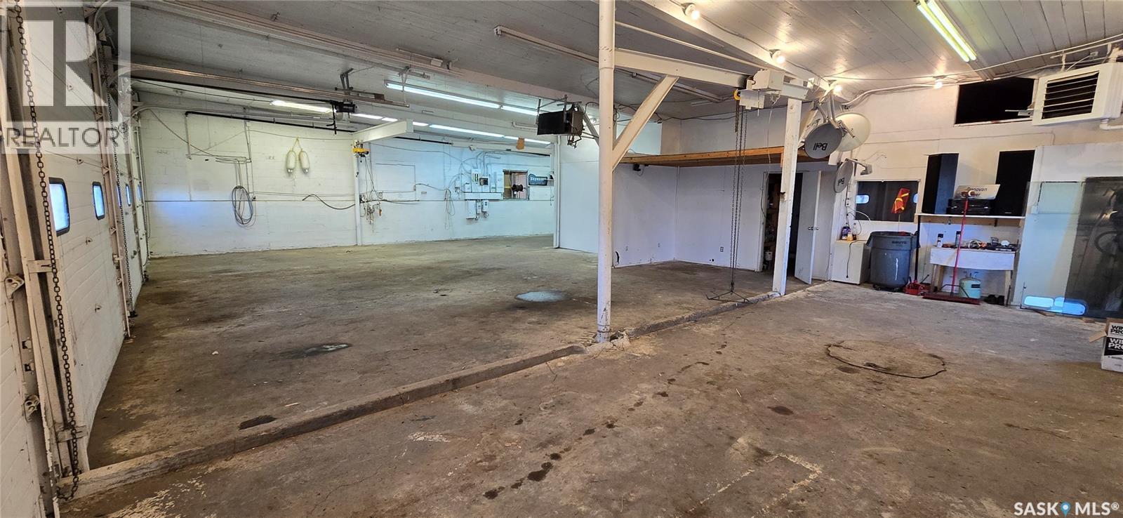 218 3rd Street Property Photo 4