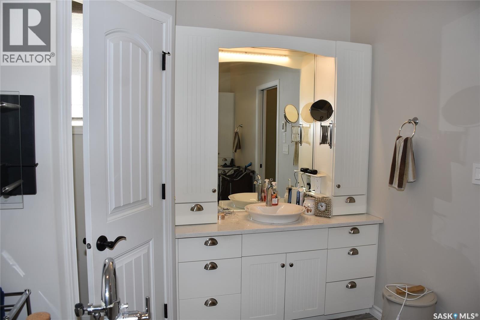 50 Aaron Place Property Photo 37