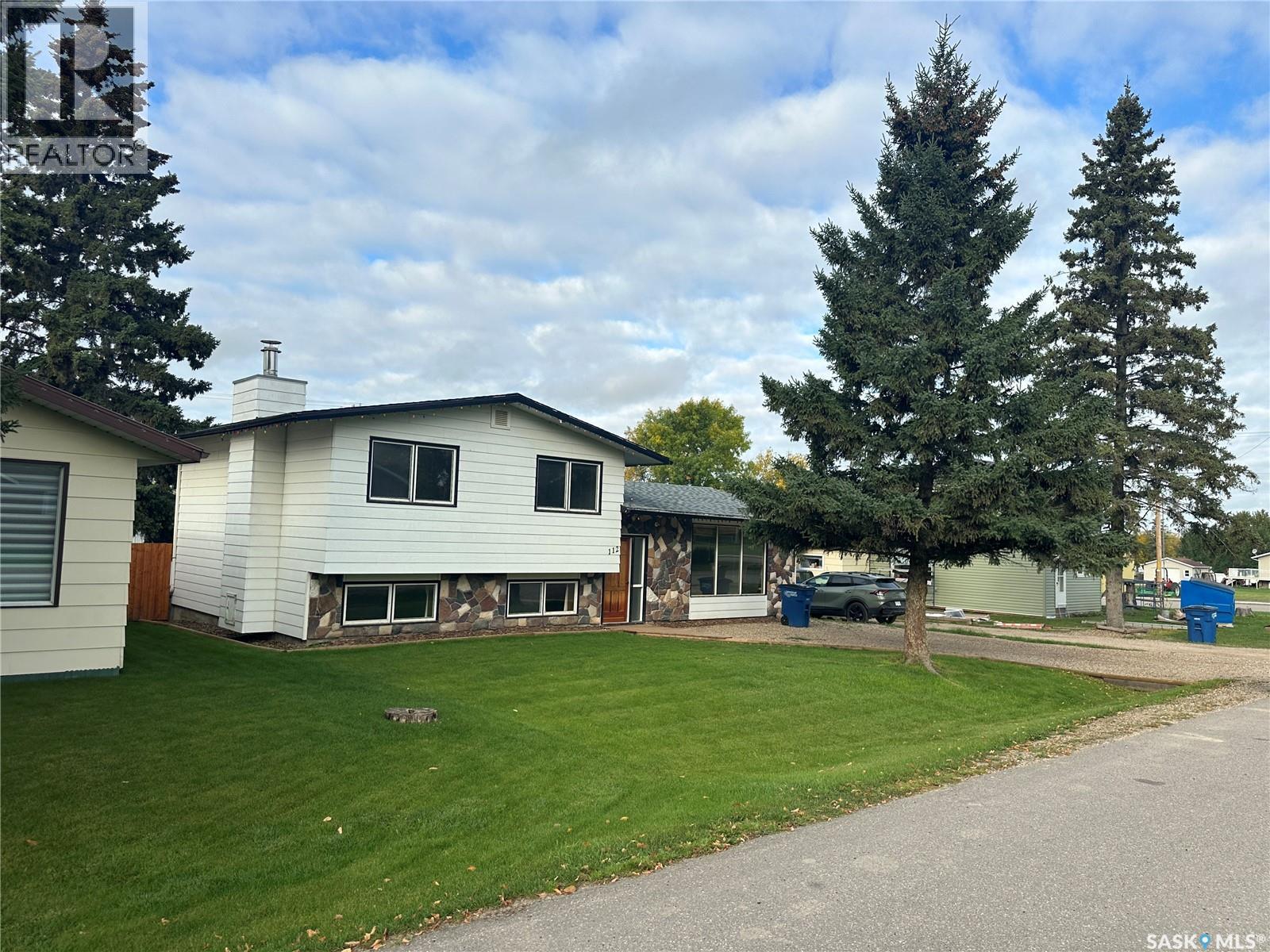 112 5th AVENUE N Property Photo 1