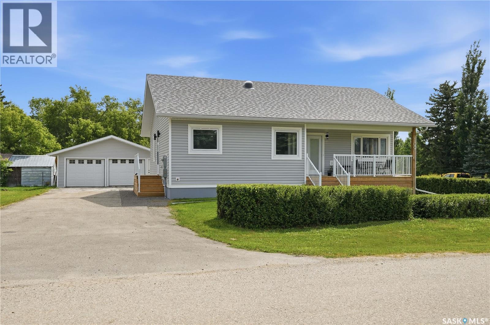 109 Ash Street Property Photo 1