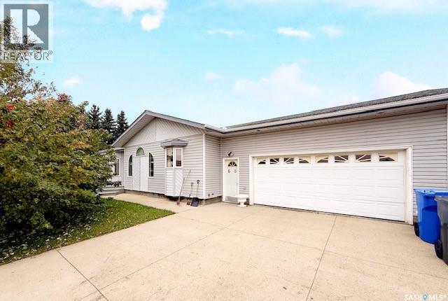 60 Banks Crescent Property Photo 1
