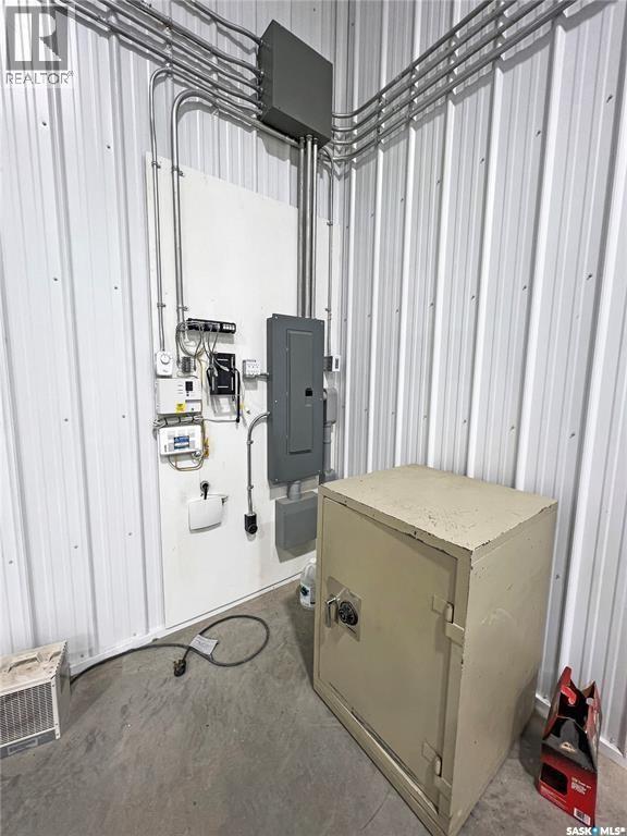 Hwy 2 East Service Road Property Photo 13