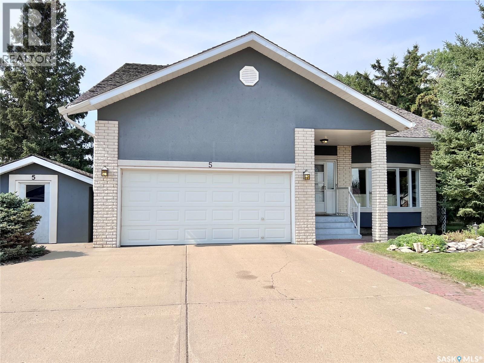 5 Poplar Place Property Photo 1