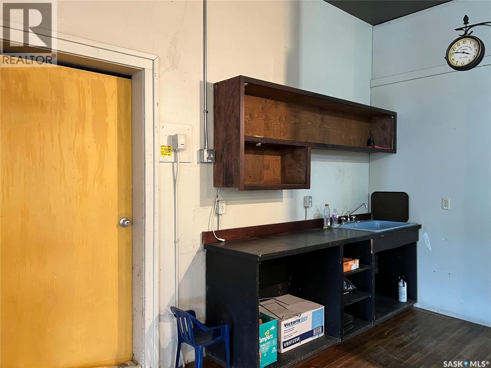 401 3rd Avenue E Property Photo 10