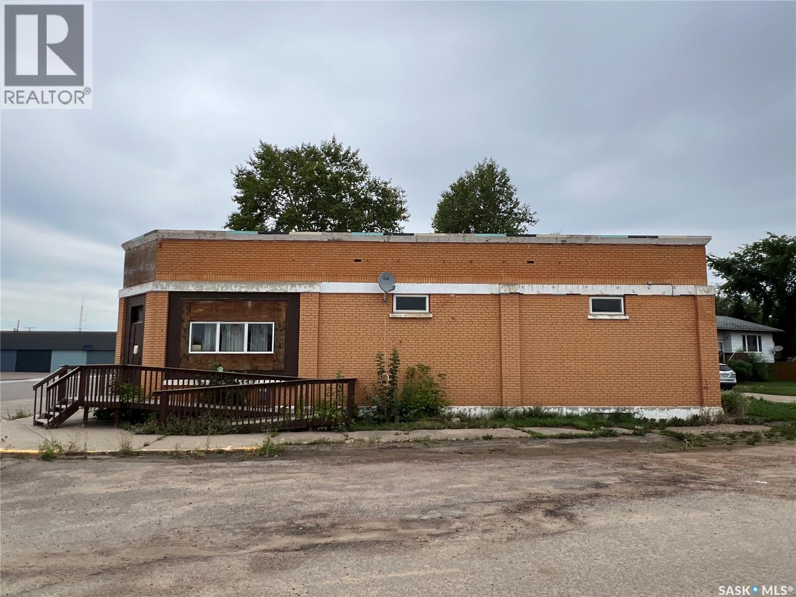 401 3rd Avenue E Property Photo 15