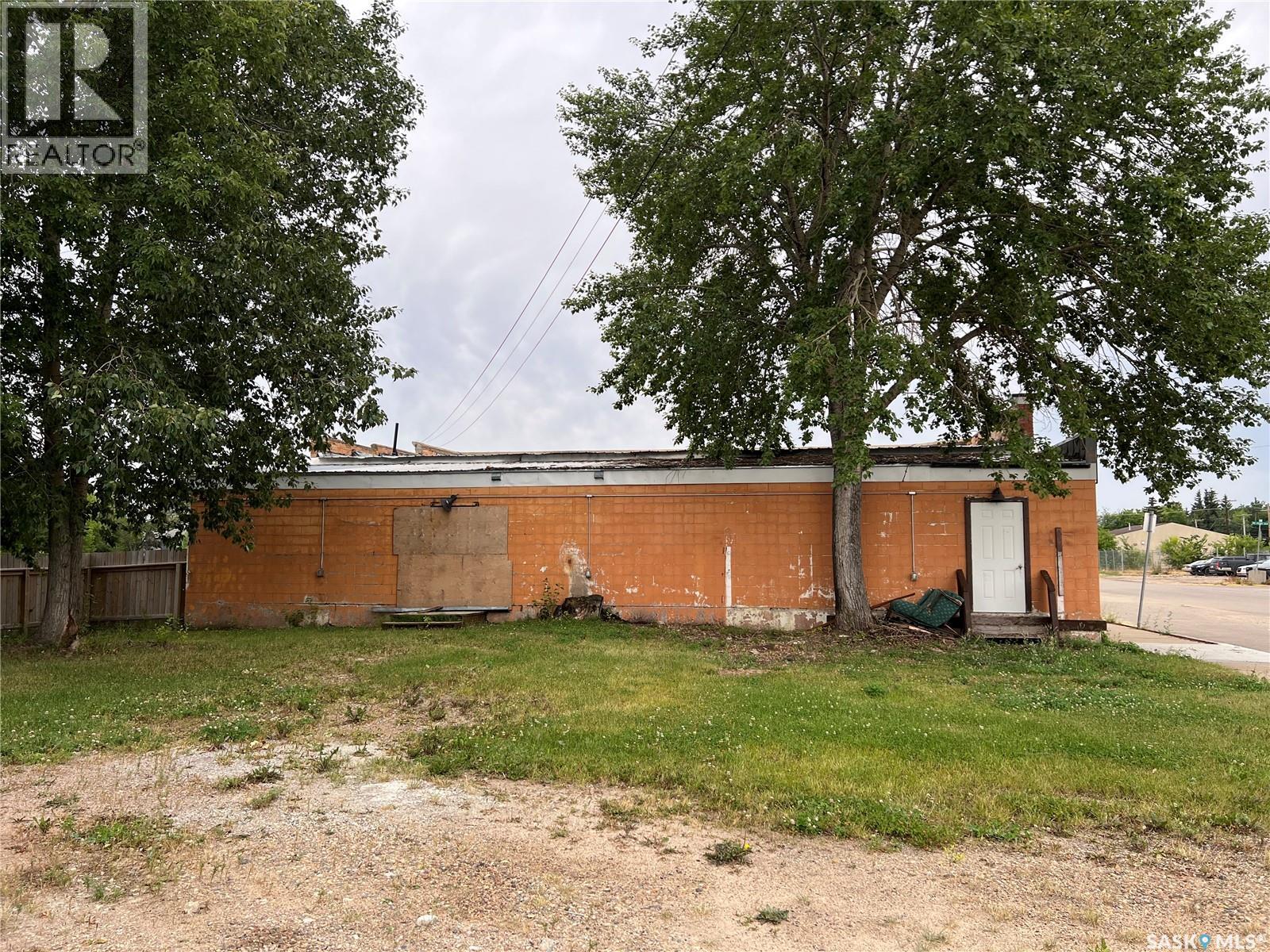 401 3rd Avenue E Property Photo 18