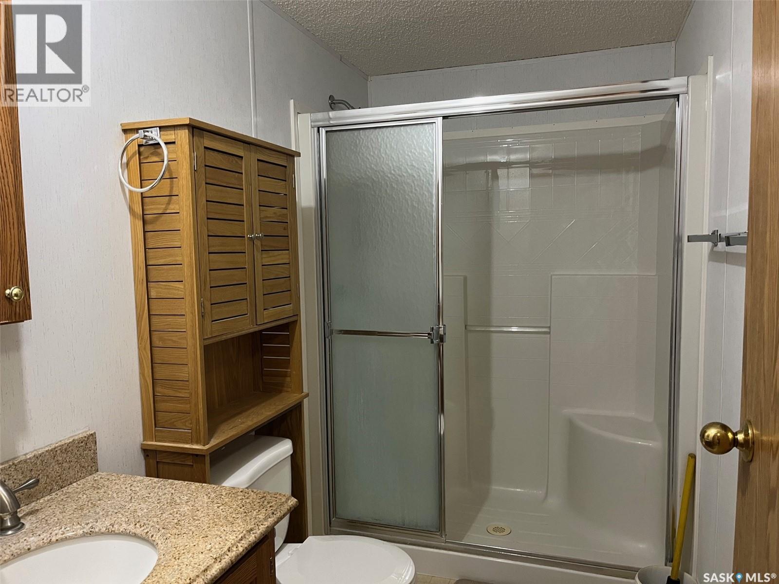 118 2 Avenue E Property Photo 6