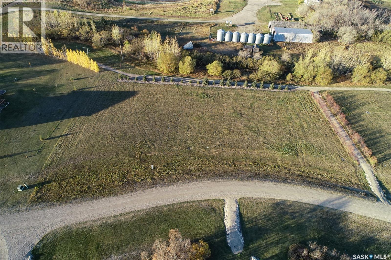 2 Willow Way Property Photo 1