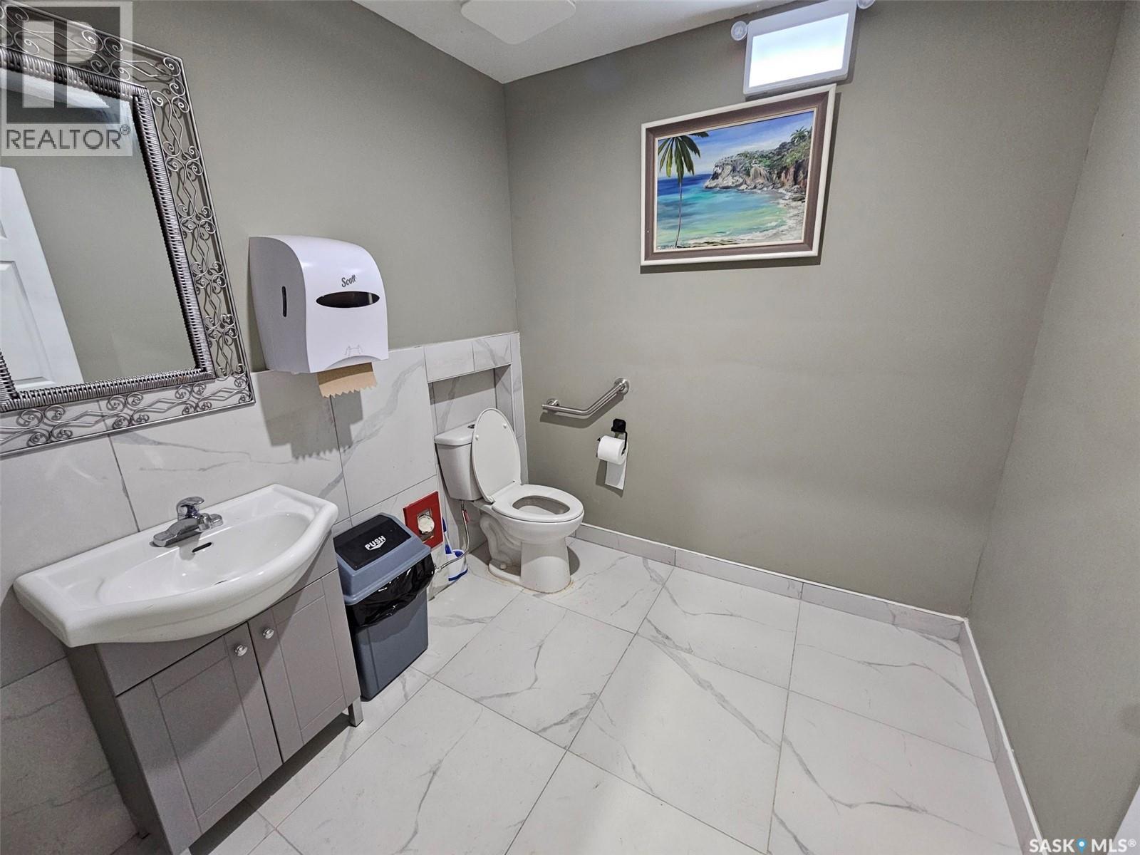 7 Broadway Street Property Photo 9