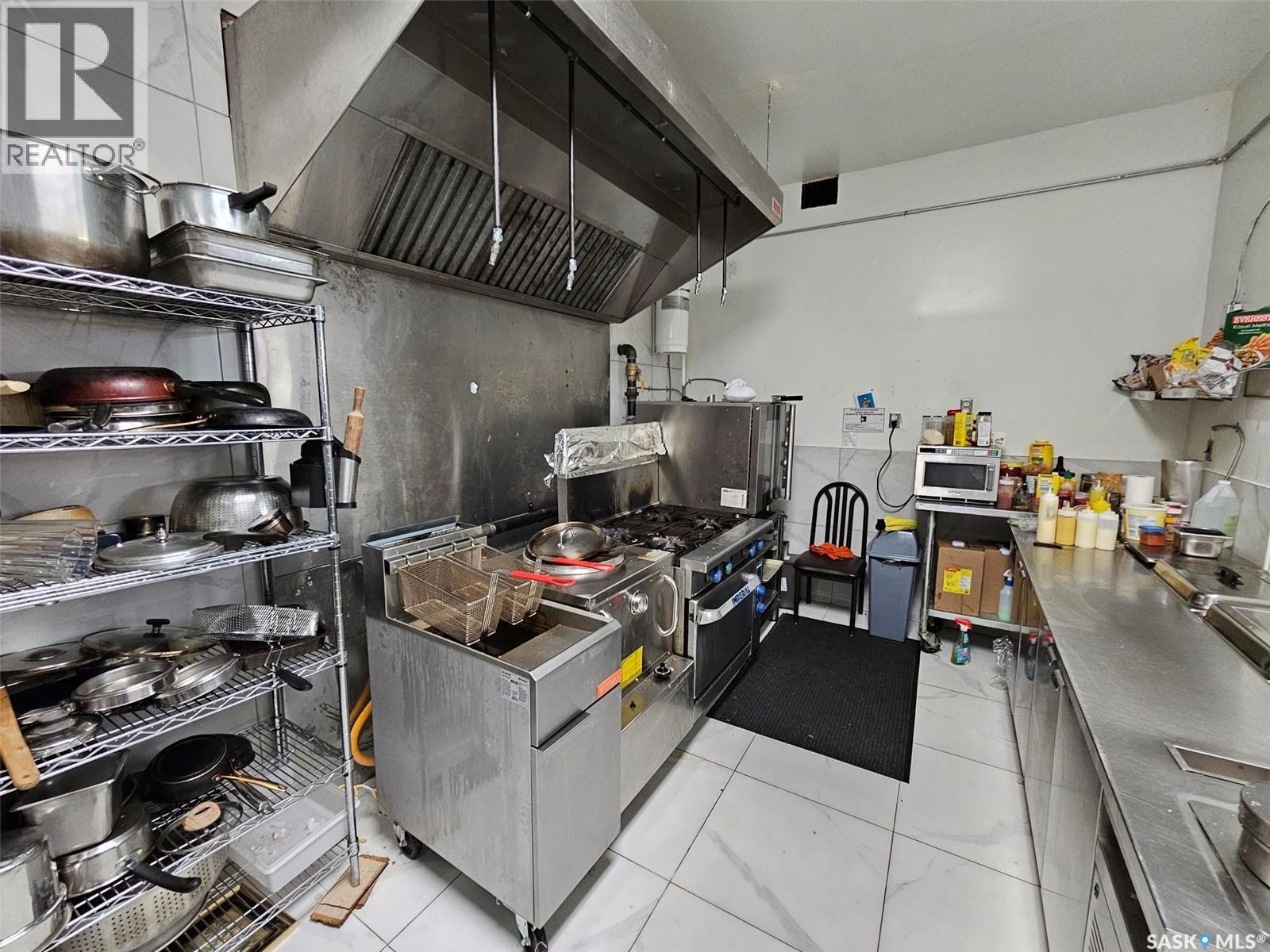 7 Broadway Street Property Photo 11