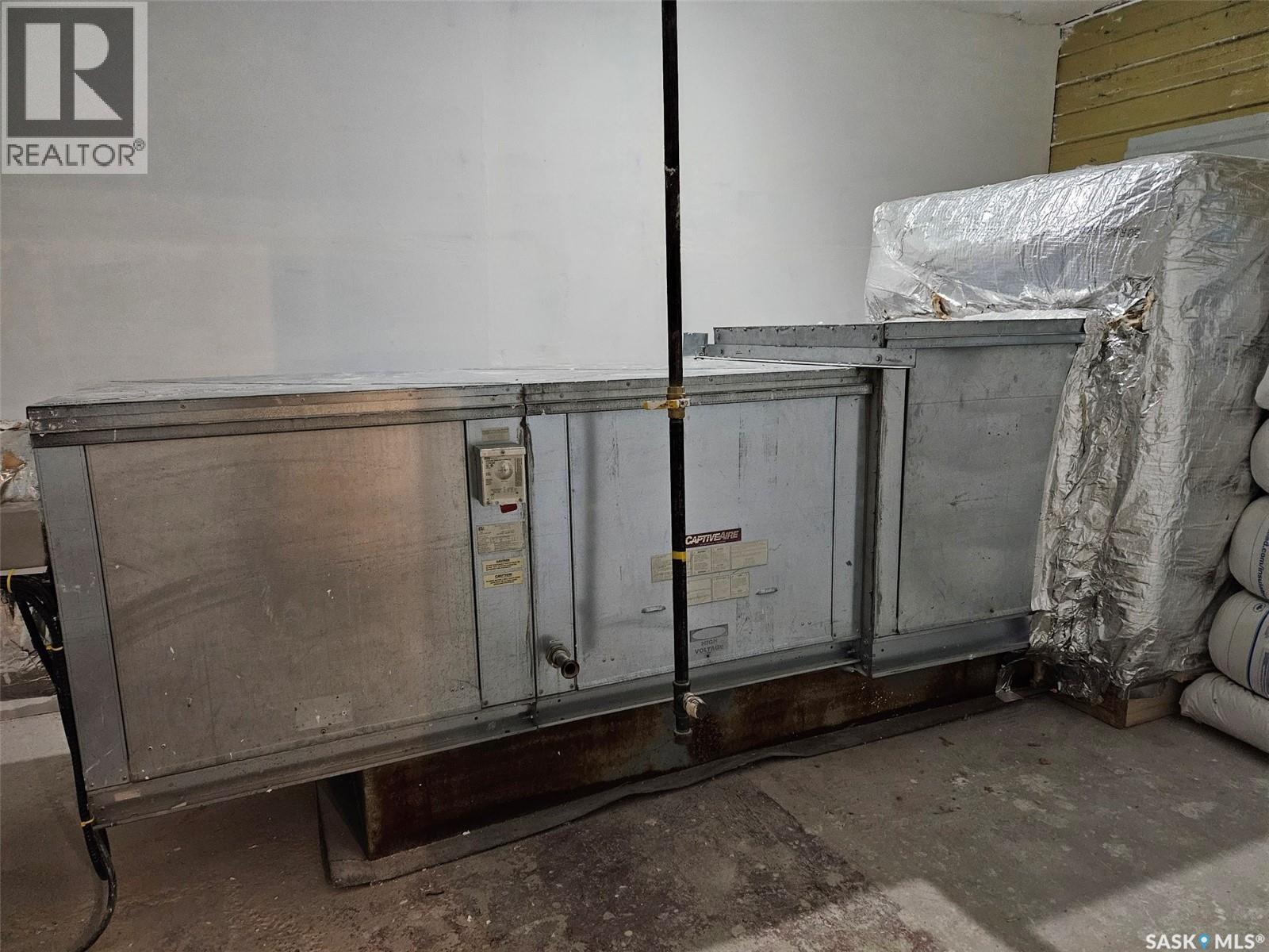 7 Broadway Street Property Photo 13