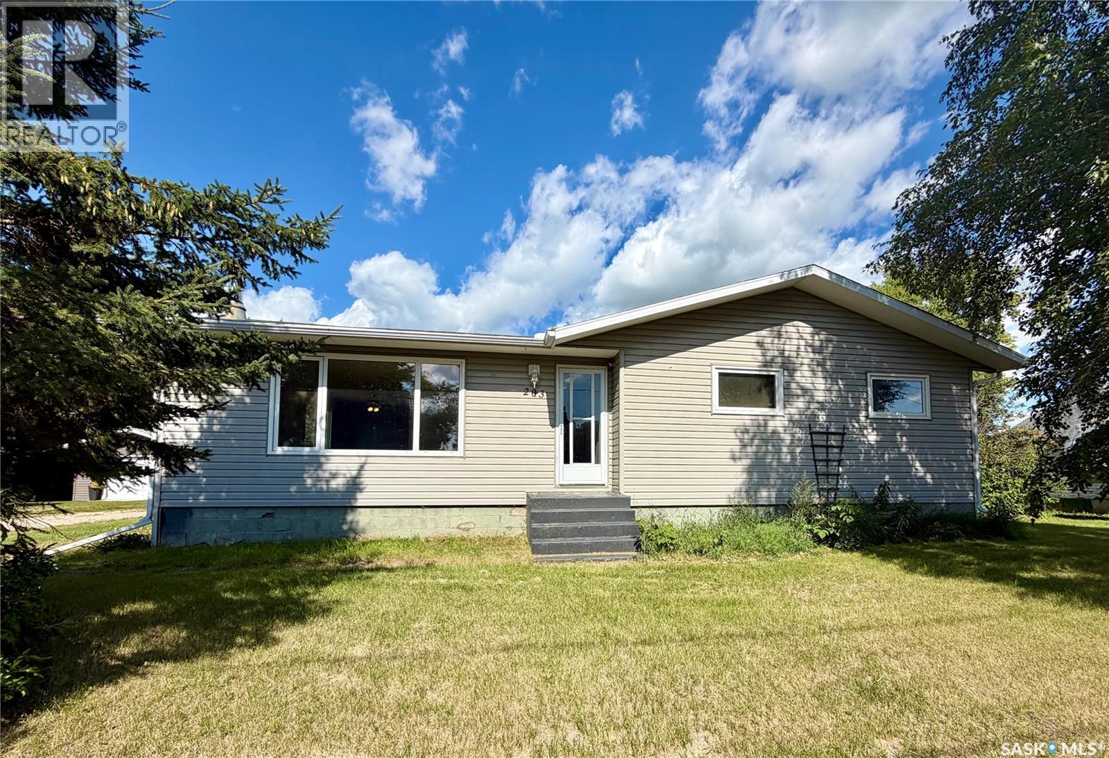 203 2nd Property Photo 1