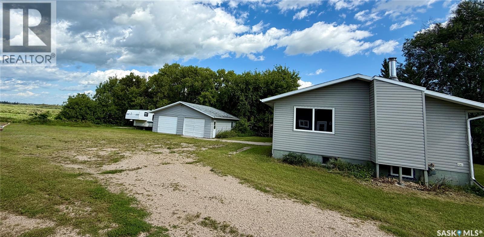 203 2nd Property Photo 2