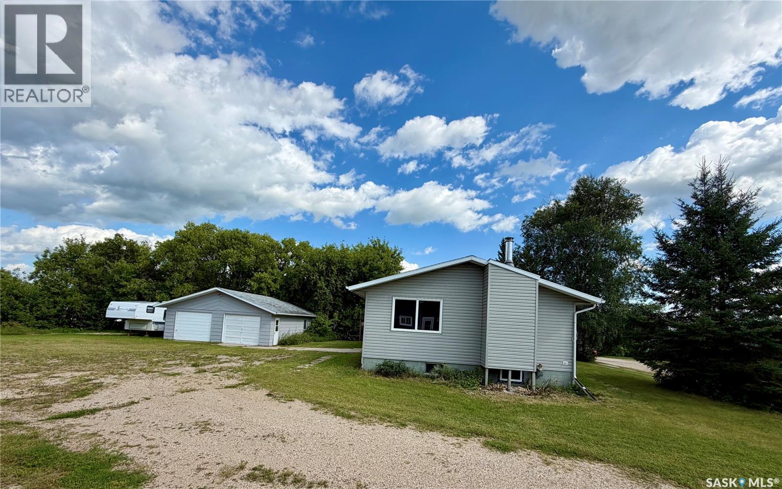 203 2nd Property Photo 3