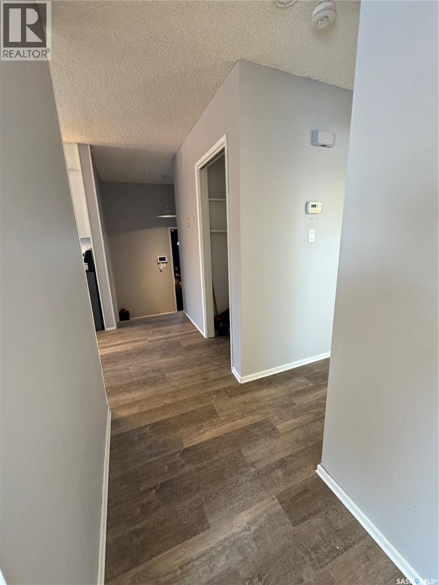 203 2nd Property Photo 8