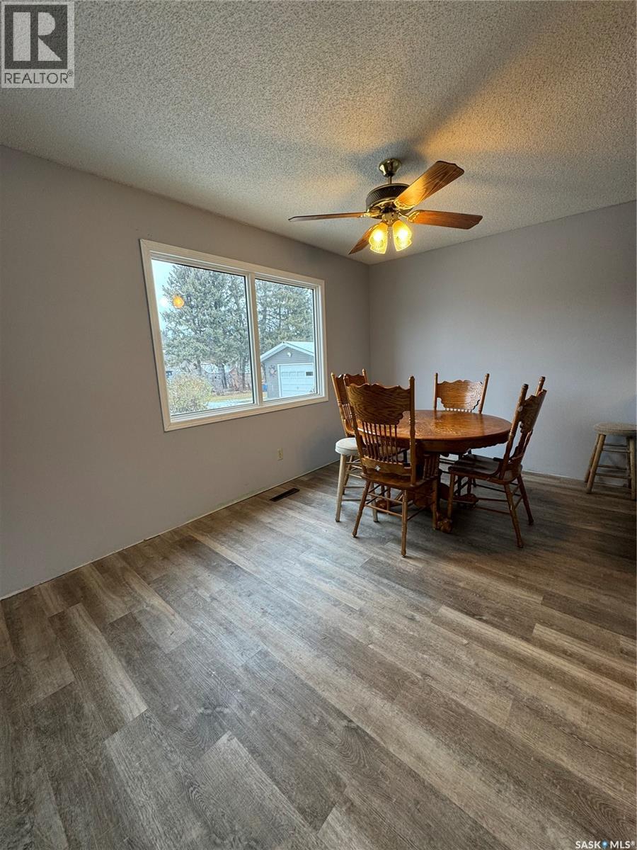 203 2nd Property Photo 14