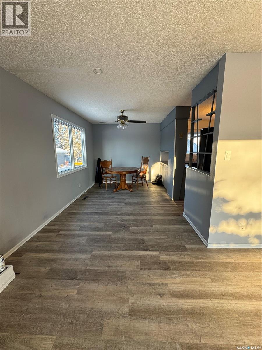 203 2nd Property Photo 16