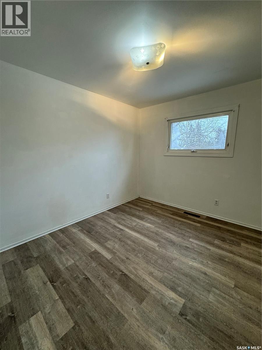 203 2nd Property Photo 22